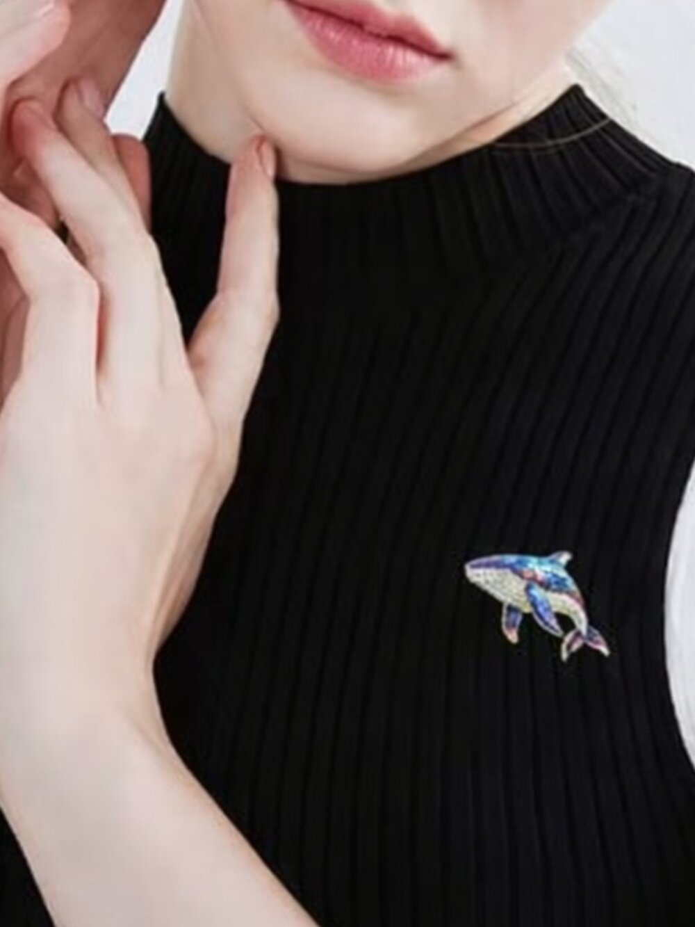 Blue Whale Brooch Pin Rhinestone Crystal Enamel Statement Animal - Picture 2 of 7